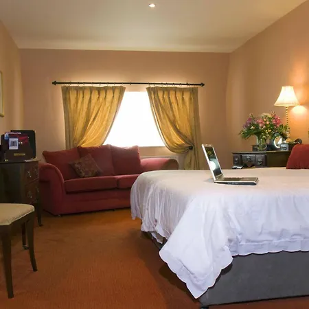 The Arms ليستول