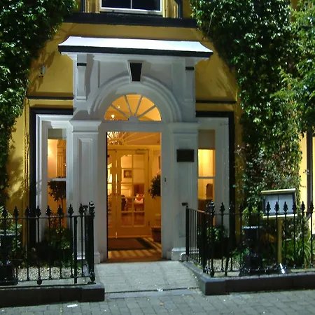 Hotel The Arms
