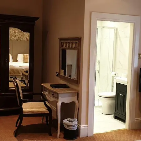 The Arms ليستول