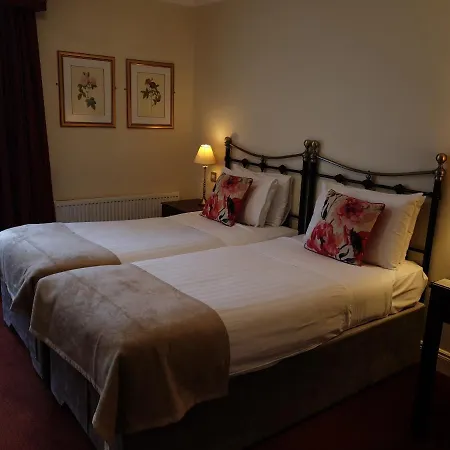 The Arms 3* Listowel