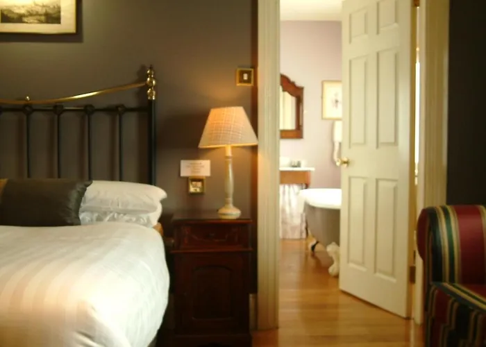 The Arms 3* Listowel