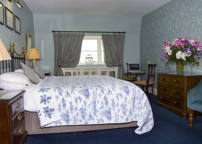 The Arms 3* Listowel