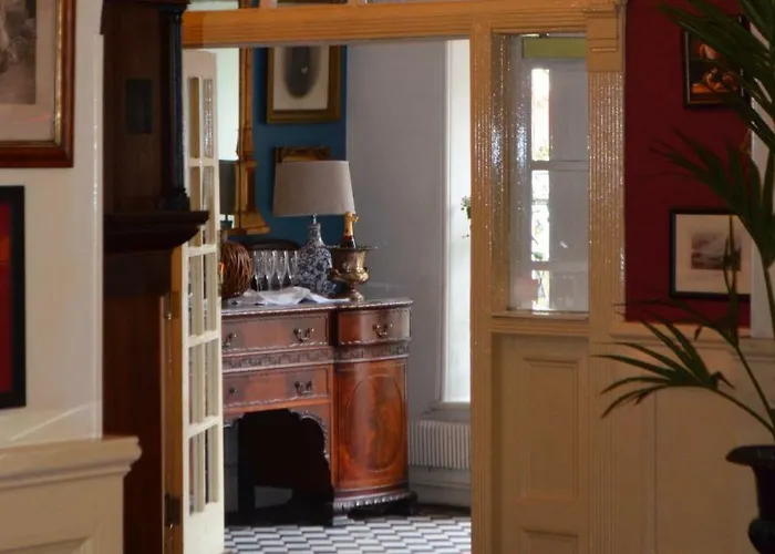 The Arms 3* Listowel