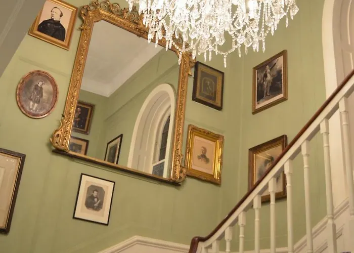 The Arms 3* Listowel